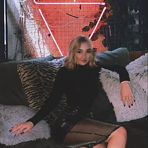 Meet your Posher, Juliana